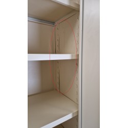 Armoire Haute Monobloc à Portes Battantes Avec 5 Etagères pas cher.